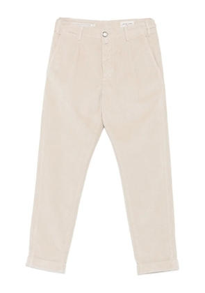 Jacob Cohën tapered trousers - Neutrals