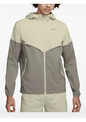 Nike Windrunner Repel running jacket - Grey