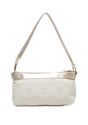 Ferragamo Pre-Owned 2000s Gancini-pattern shoulder bag - Neutrals