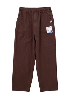 in･stru(men-tal). elastic-waistband trousers - Brown