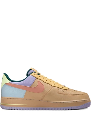 Nike Air Force 1 'Easter - Sesame/Apricot Agate/Hydrangeas' sneakers - Brown