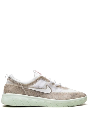 Nike Nyjah Free 2 SB 'White Barely Green' sneakers