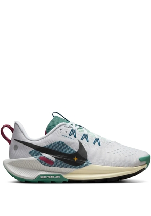 Nike Pegasus Trail 5 sneakers - White