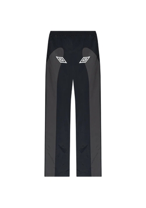 UMBRO logo-detail trousers - Black