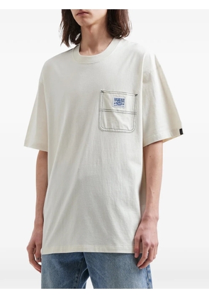 FINGERCROXX logo-patch T-shirt - White