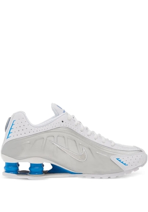 Nike Shox R4 perforated sneakers - White