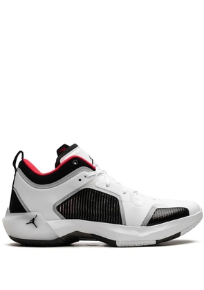 Jordan Air Jordan 37 Low 'Siren Red' sneakers - White