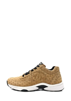 CHANEL Pre-Owned CC logo-debossed panelled sneakers - Brown