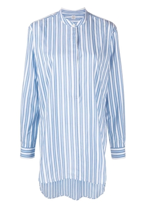 TOTEME vertical-stripe print long shirt - Blue