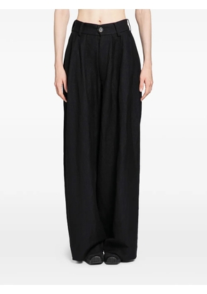 Uma Wang curved-leg trousers - Black