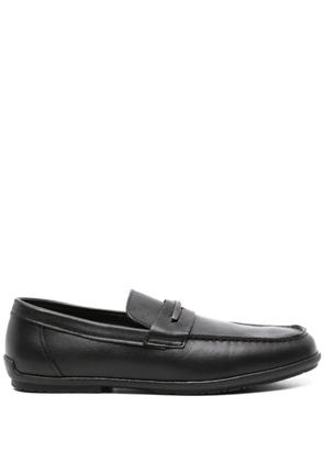 Calvin Klein logo-plaque leather loafers - Black