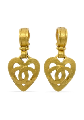 CHANEL Pre-Owned 1995 CC heart dangle clip-on earrings - Gold