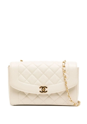 CHANEL Pre-Owned 1997 medium Diana shoulder bag - White