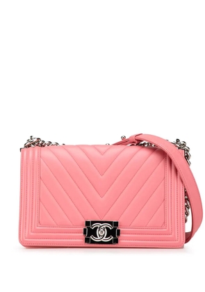 CHANEL Pre-Owned 2016-2017 Medium Chevron Lambskin Boy Flap crossbody bag - Pink
