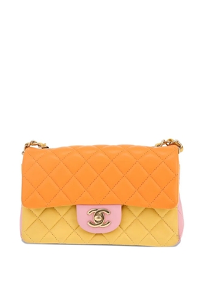 CHANEL Pre-Owned 2017 mini Classic Flap shoulder bag - Yellow