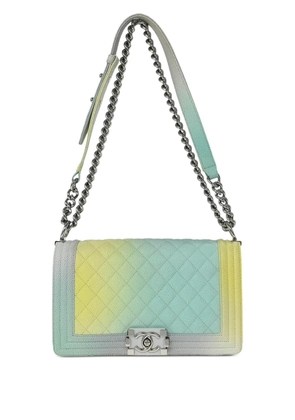 CHANEL Pre-Owned 2017 Boy caviar-leather shoulder bag - Blue