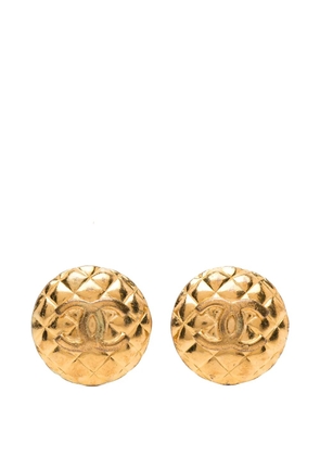 CHANEL Pre-Owned quilted clip-on earrings - Gold
