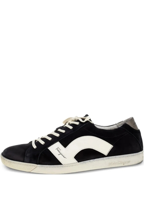 Ferragamo Pre-Owned suede sneakers - Black