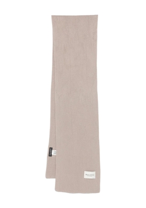 Marc O'Polo logo-patch ribbed scarf - Brown