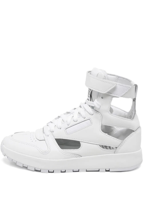 Maison Martin Margiela Pre-Owned x Reebok Tabi cut-out sneakers - White