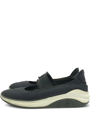 CHANEL Pre-Owned logo-detail platform sneakers - Black