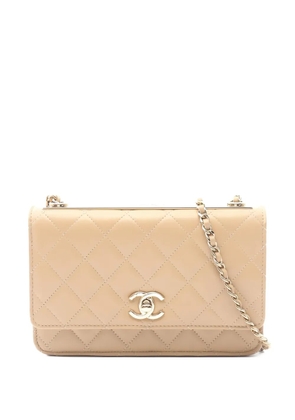 CHANEL Pre-Owned 2021s diamond-quilting shoulder bag - Neutrals