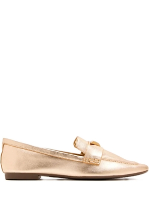 Schutz metallic triangular-plaque loafers - Gold