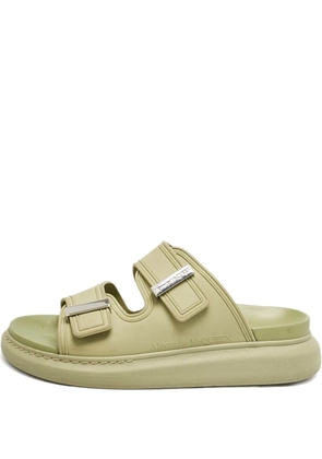 Alexander McQueen Pre-Owned rubber buckle slides - Green