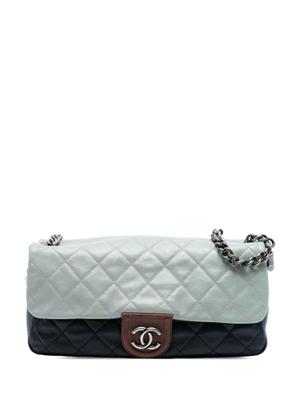 CHANEL Pre-Owned 2012 Large Tricolor Quilted Lambskin Country Chic Flap shoulder bag - Blue