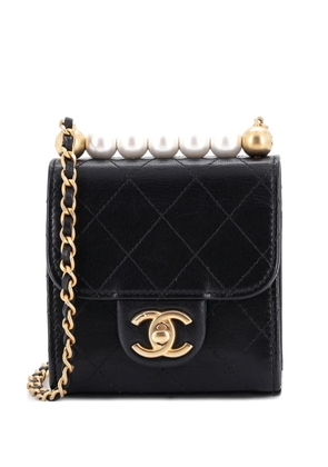 CHANEL Pre-Owned Chic Pearls Flap Clutch with Chain Quilted Goatskin Mini crossbody bag - Black