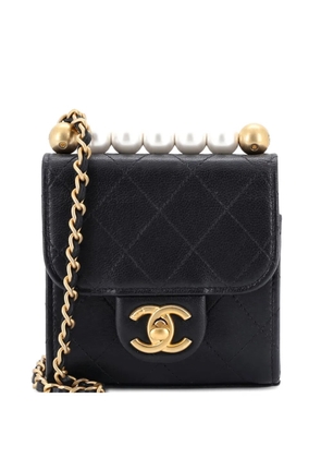 CHANEL Pre-Owned Chic Pearls Flap Clutch with Chain Quilted Goatskin Mini crossbody bag - Black