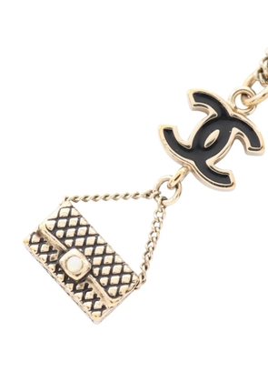 CHANEL Pre-Owned 2003 CC Gold Plated Enamel Flap Bag Pendant Necklace costume necklace - Black