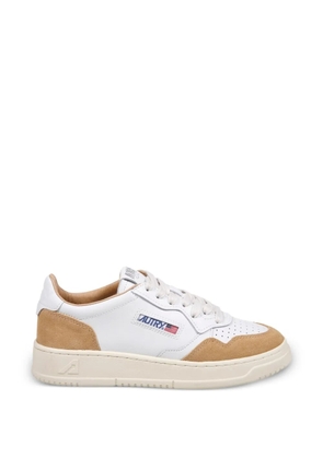 Autry Medalist perforated-panel sneakers - White