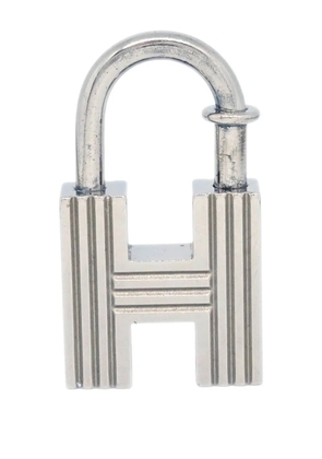 Hermès Pre-Owned 2000 Premiers Pas Dans Le Siecle lock charm - Silver