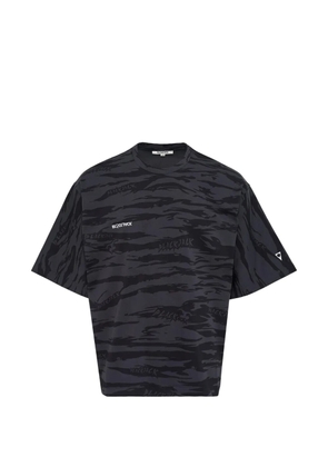 Blackjack Attack patterned T-shirt