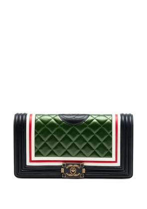 CHANEL Pre-Owned 2016-2017 Old Medium Multicolor Quilted Lambskin Crest Boy Flap crossbody bag - Black