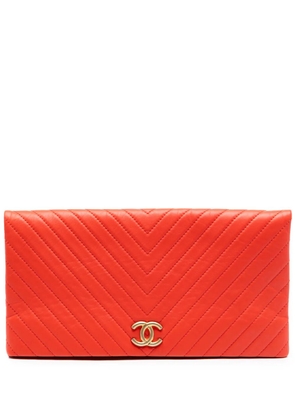 CHANEL Pre-Owned 2017-2018 CC Chevron Lambskin Fold Over clutch bag - Orange
