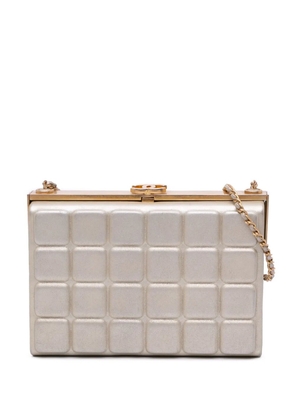 CHANEL Pre-Owned 2016-2017 Chocolate Bar Metallic Lambskin Frame Clutch with Chain crossbody bag - Gold