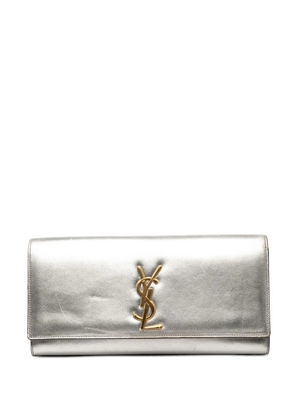 Saint Laurent Pre-Owned 2013-2025 Metallic Calfskin Cassandre clutch bag - Silver