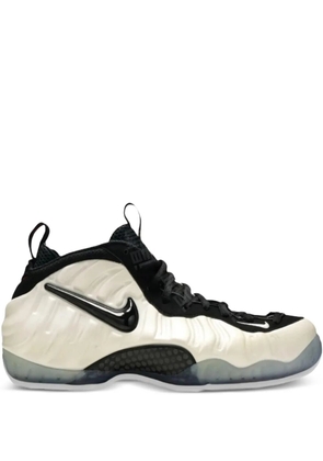 Nike Air Foamposite Pro hi-tops sneakers - White