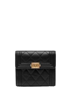 CHANEL Pre-Owned 2017-2018 Quilted Lambskin Boy Flap Compact Wallet small wallets - Black