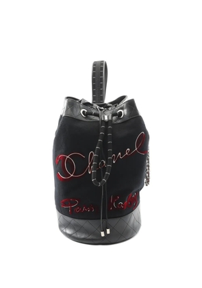 CHANEL Pre-Owned 2018-2019 embroidery shoulder bag - Black