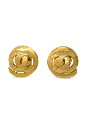 CHANEL Pre-Owned 1995 button earrings - Gold
