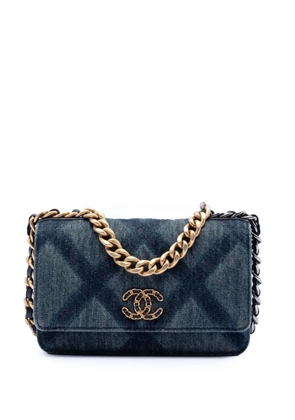 CHANEL Pre-Owned 2021-2025 Denim 19 Flap Wallet On Chain satchel - Blue