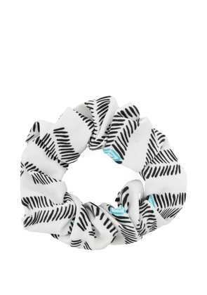 Lygia & Nanny patterned scrunchie - White