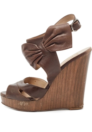 Valentino Garavani Pre-Owned 150mm leather wedge sandals - Brown
