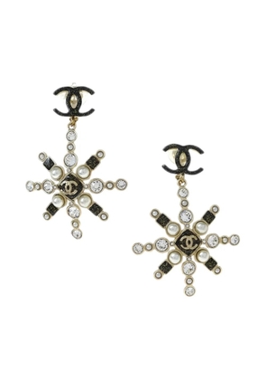 CHANEL Pre-Owned 2019 Snowflake dangle clip-on earrings - Gold