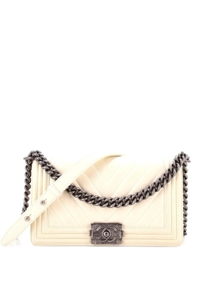 CHANEL Pre-Owned Boy Flap Bag Chevron Calfskin Old Medium shoulder bag - White
