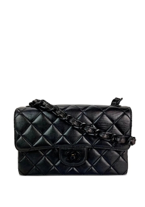 CHANEL Pre-Owned small Classic Flap quilted chain-strap shoulder bag - Black