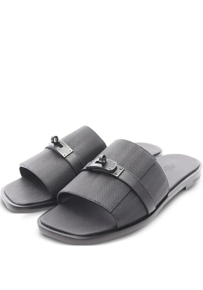 Hermès Pre-Owned 2020s kelly buckle sandals - Black